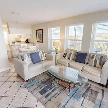Poolside Villas 101- By Holiday Isle Properties